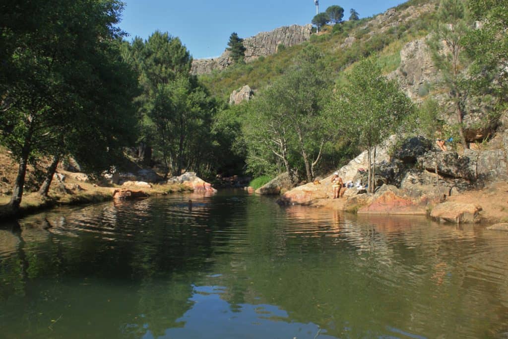 piscina natural cañamero